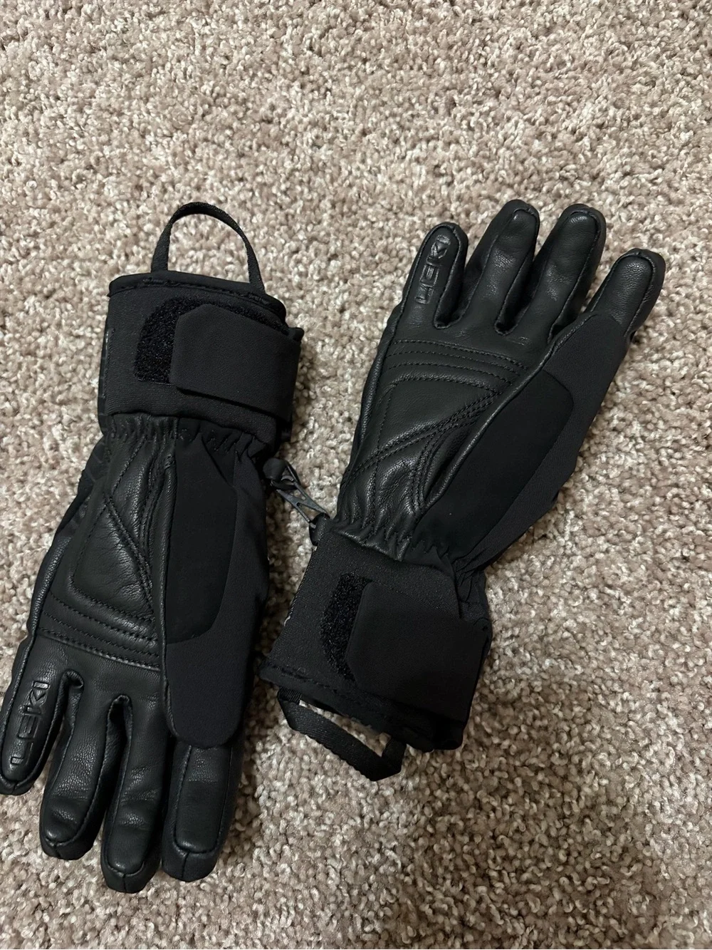 Women's Black Winter Ski Gloves